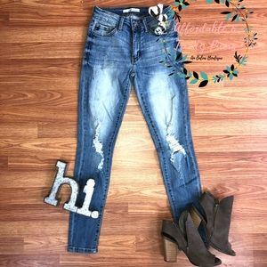 KanCan NWT | Skinny Fit | Ripped Detail